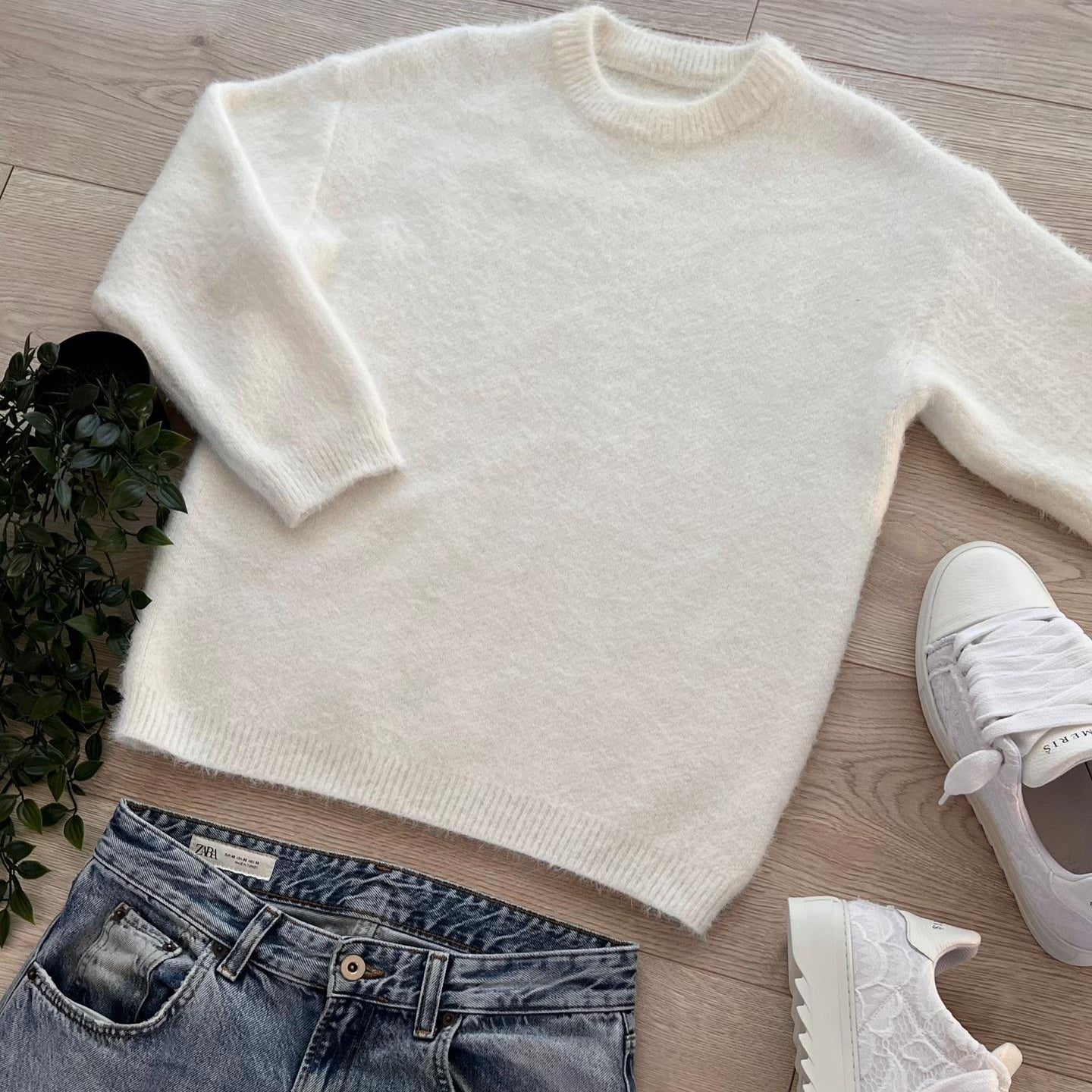 White Mohair Sweater – MUCARIS