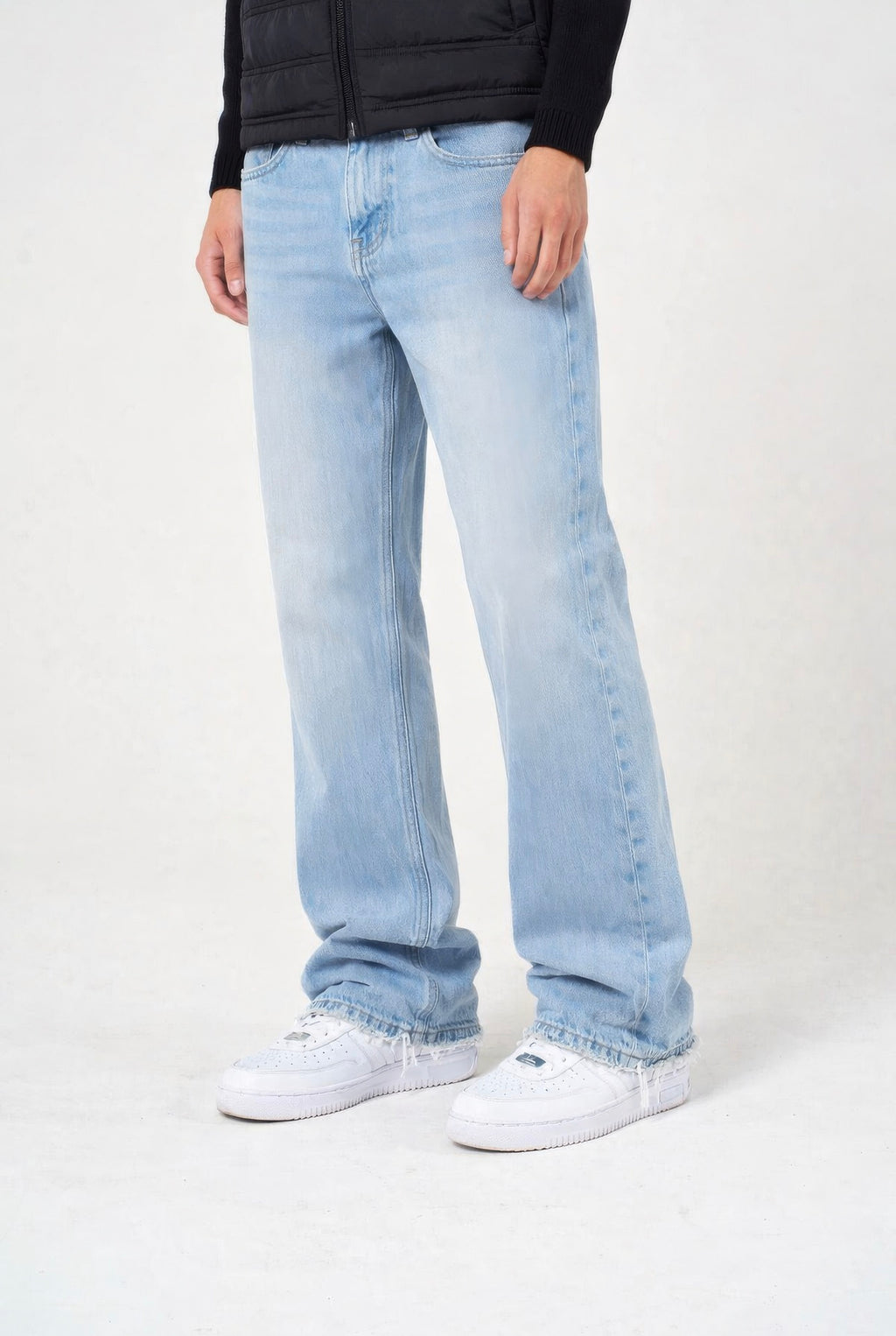 BLUE FLARED JEANS