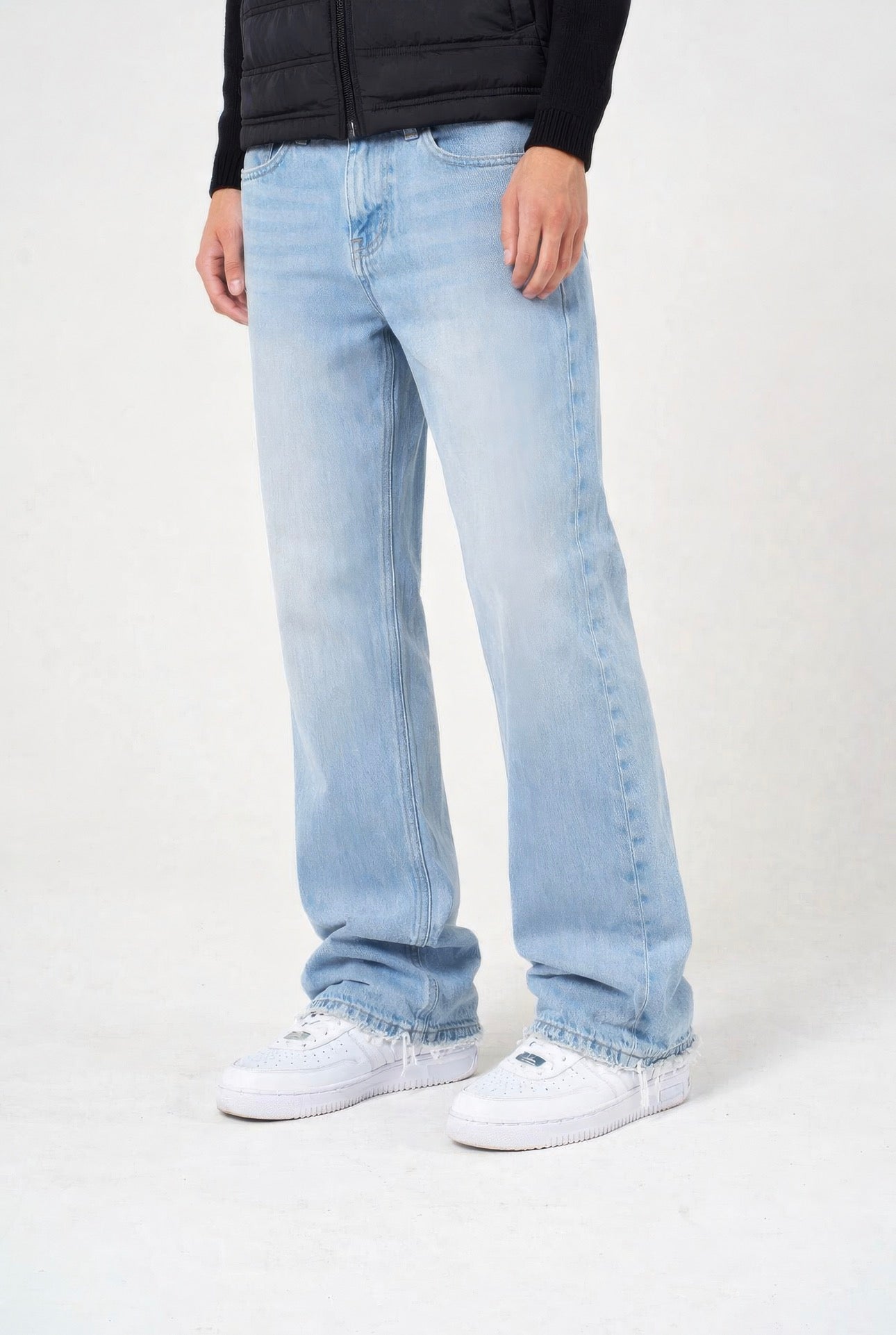 BLUE FLARED JEANS