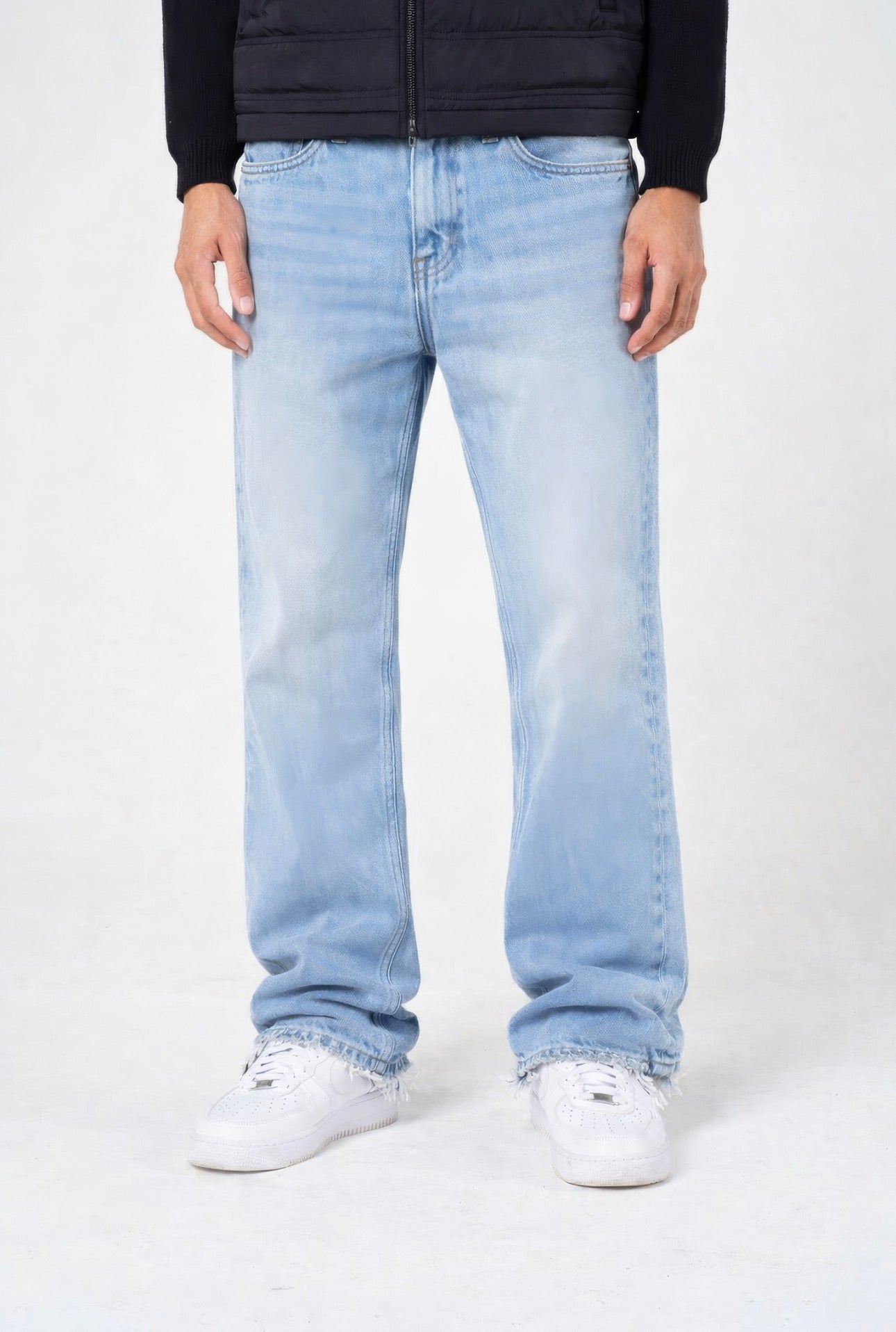 BLUE FLARED JEANS