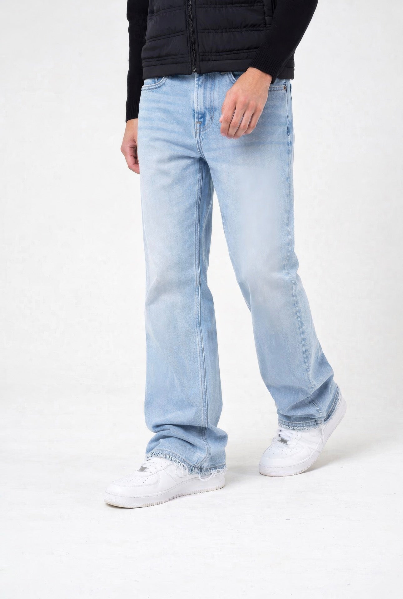 BLUE FLARED JEANS