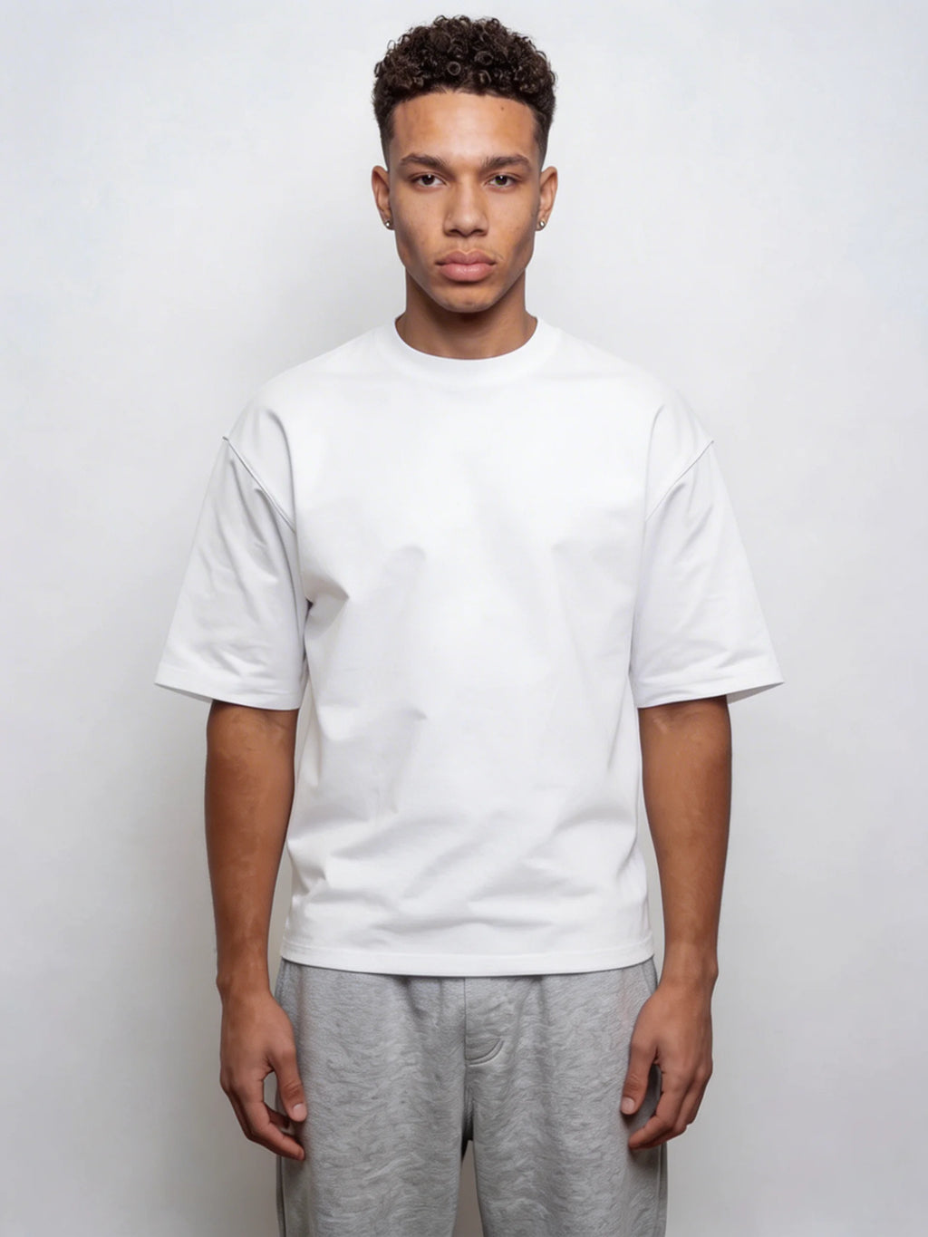 WHITE TEE
